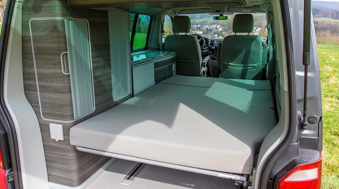VW California Ocean Innenraum-Surfersuite