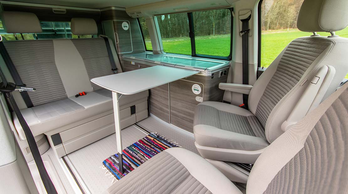VW California Ocean Innenraum-Surfersuite