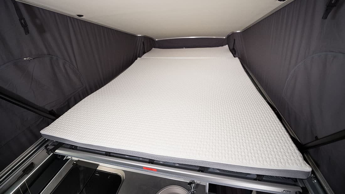 Alquilar Ford Nugget Con Techo Elevable Cama Superior