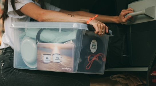 roadsurfer kitchen box with kitchen utensils